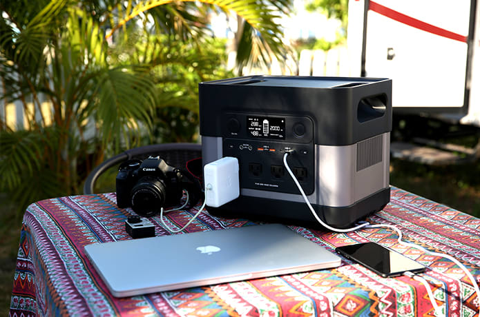 ElecHive Portable & Universal Super Power Station | Indiegogo