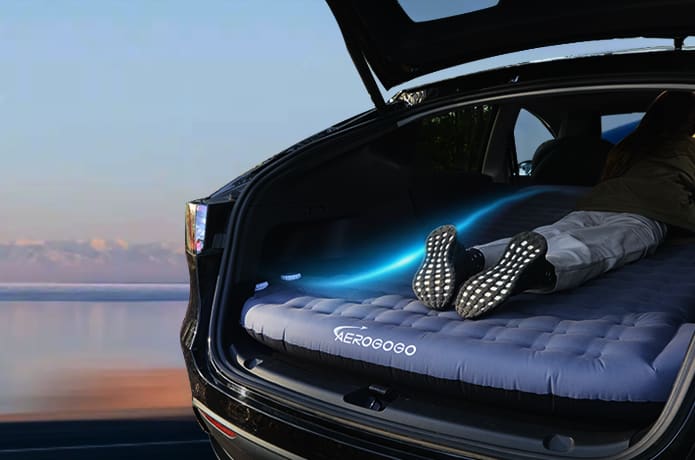 Station wagon air mattress outlet