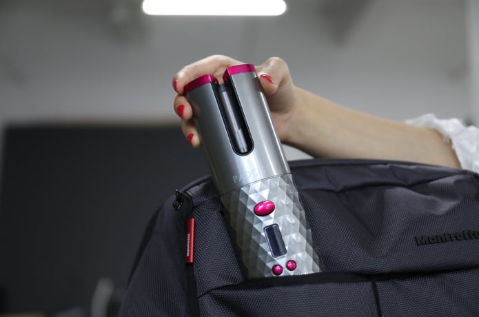 Cordless Automatic Hair Curler | Indiegogo