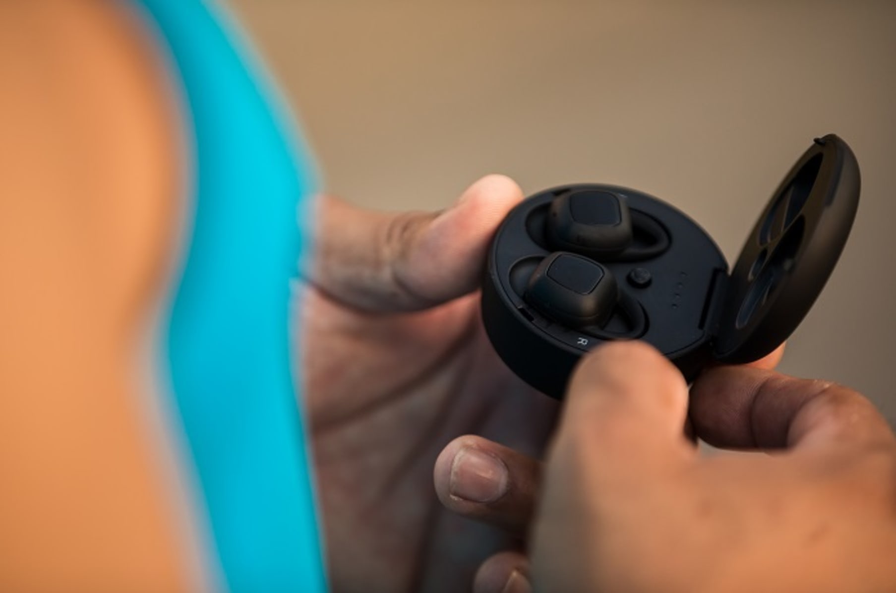 ARIA Waterproof Earbuds Bluetooth 5 32h Battery Indiegogo