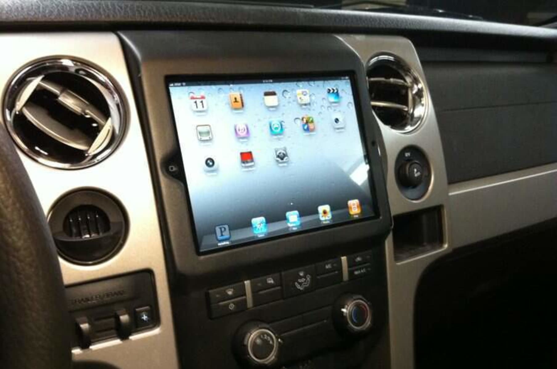 NEW iPad 10 DASH KIT - iPad car mount for car stereo 
