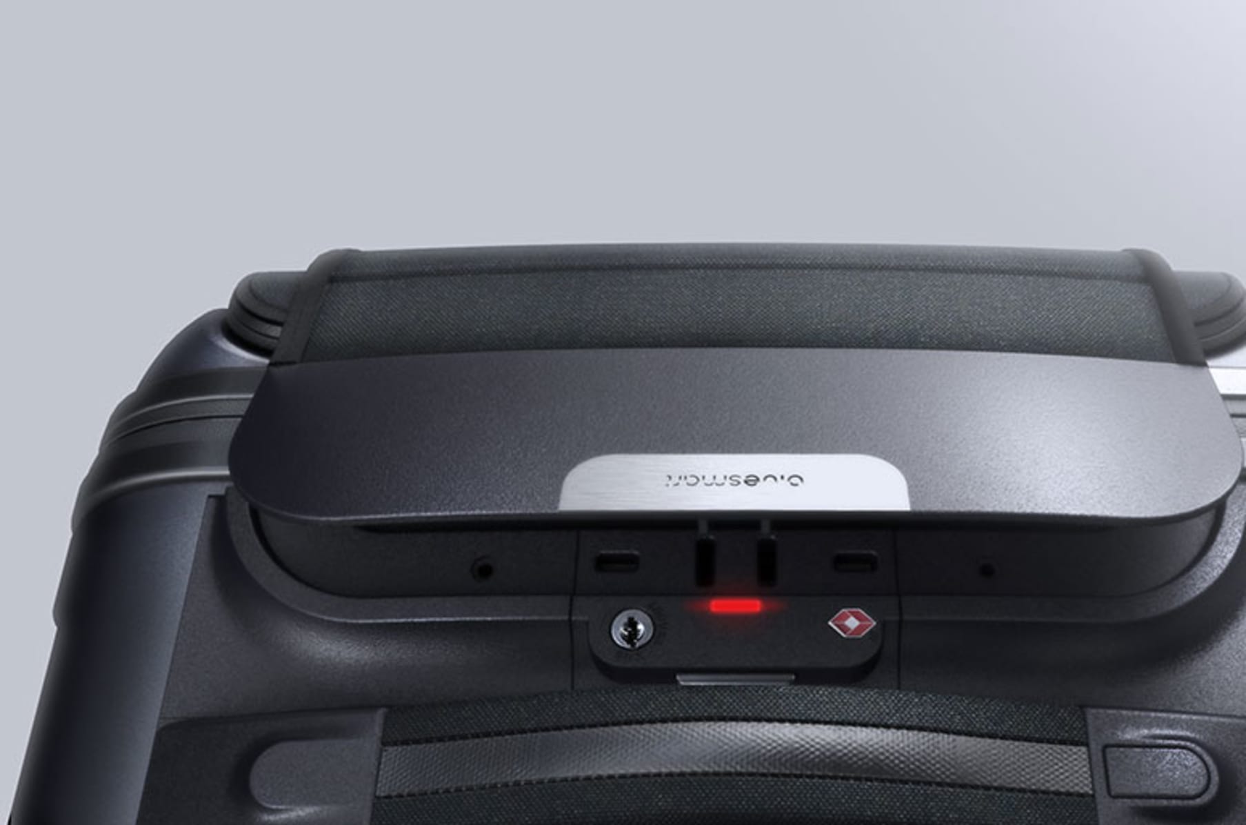 Bluesmart World s First Smart Connected Carry On Indiegogo