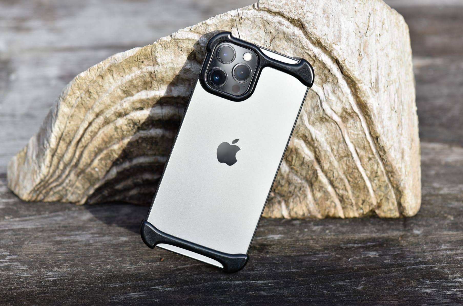 Arc Pulse: The case your iPhone 12 deserves. | Indiegogo