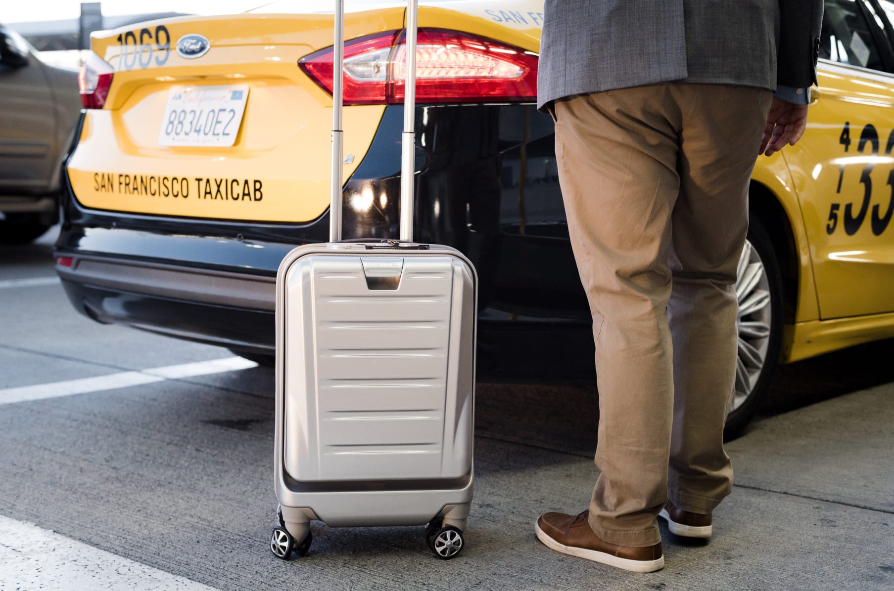 SkyValet Luggage: Smart Luggage with Shark Wheels | Indiegogo