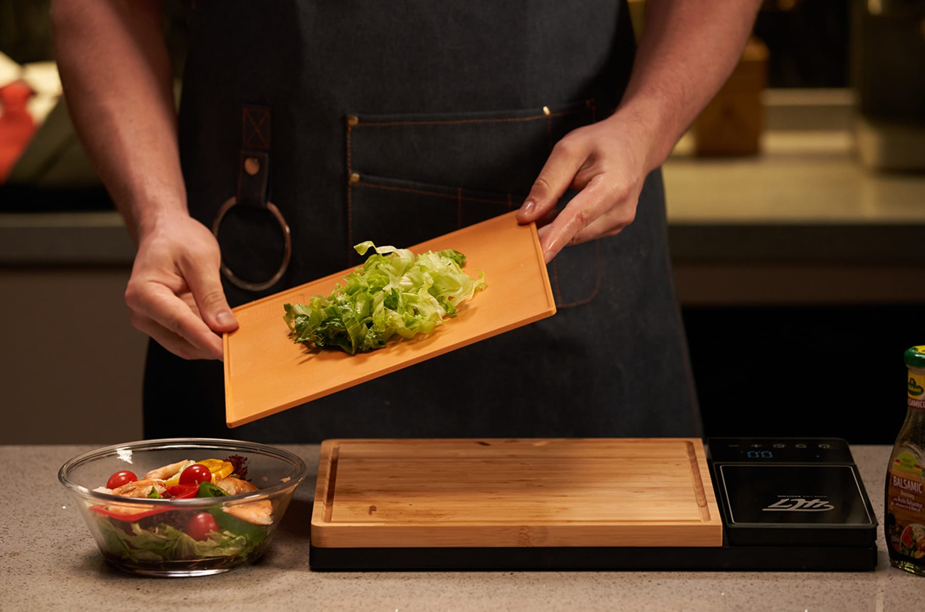 Smart clearance cutting board