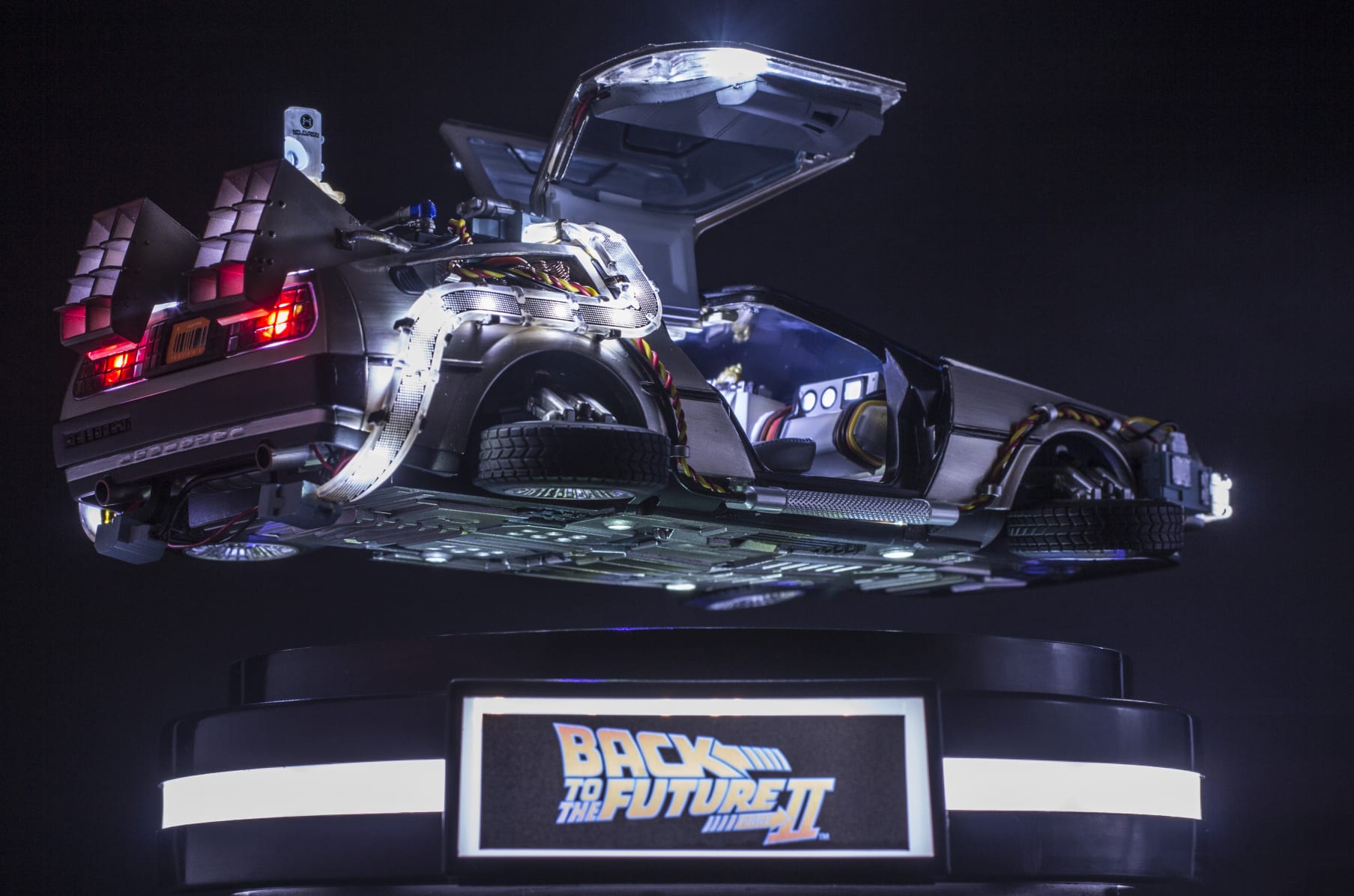 Floating store delorean toy