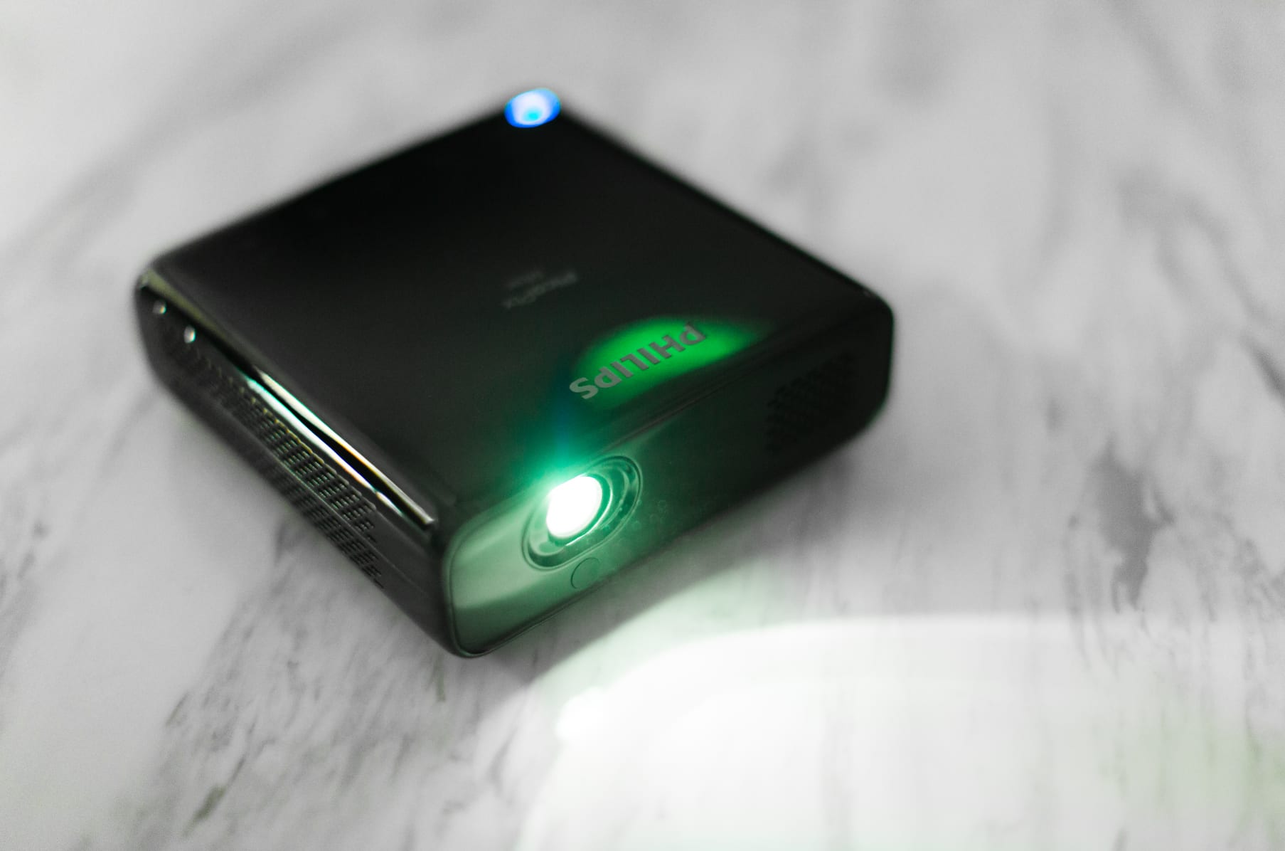 Philips PicoPix Max - 1080p Full HD Pico Projector | Indiegogo