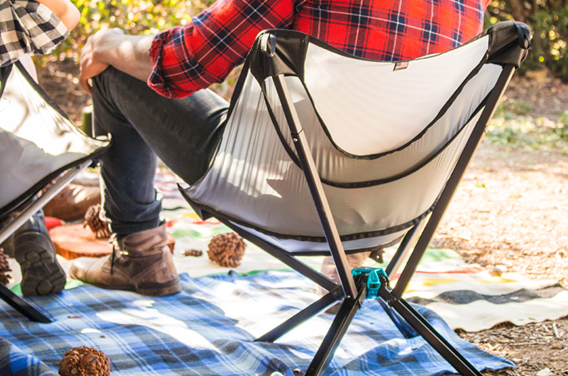 Cliq Chair The Bottle Sized Portable Chair Indiegogo
