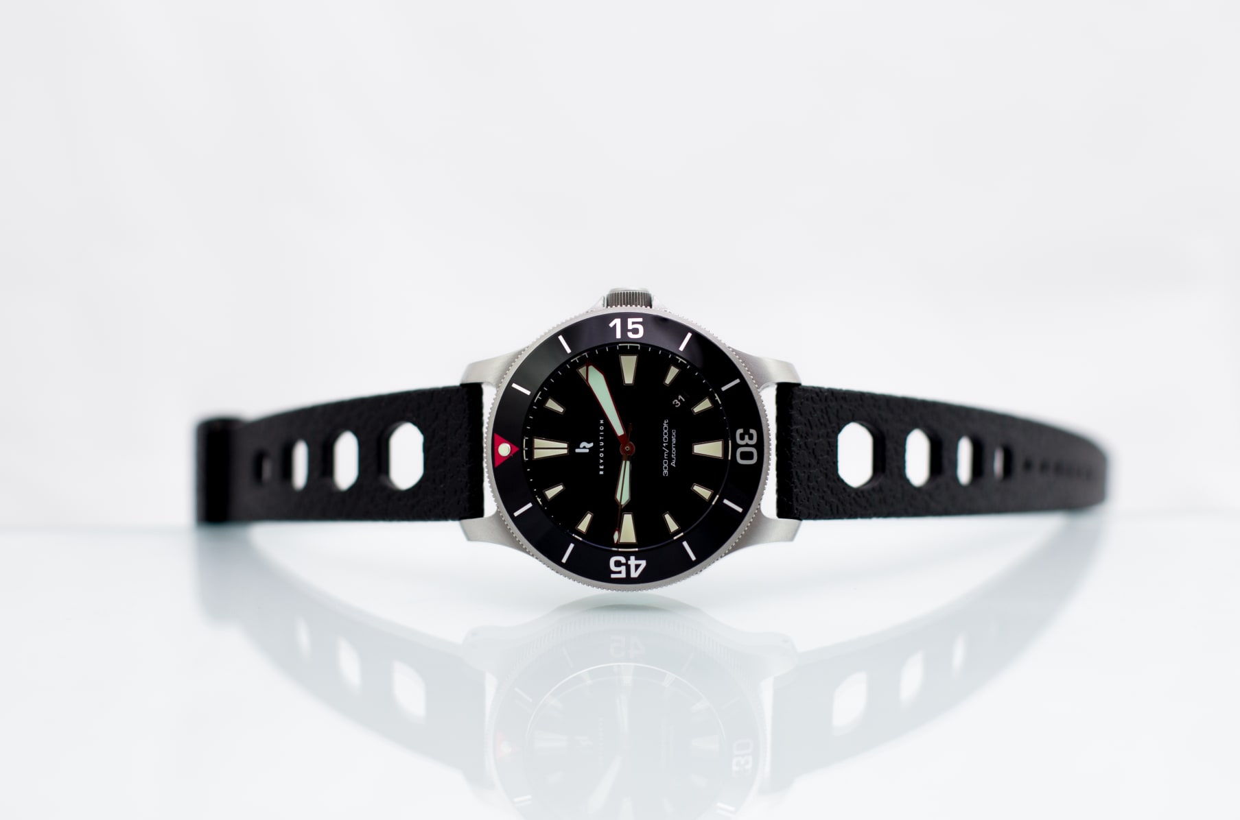 revolution diver watch