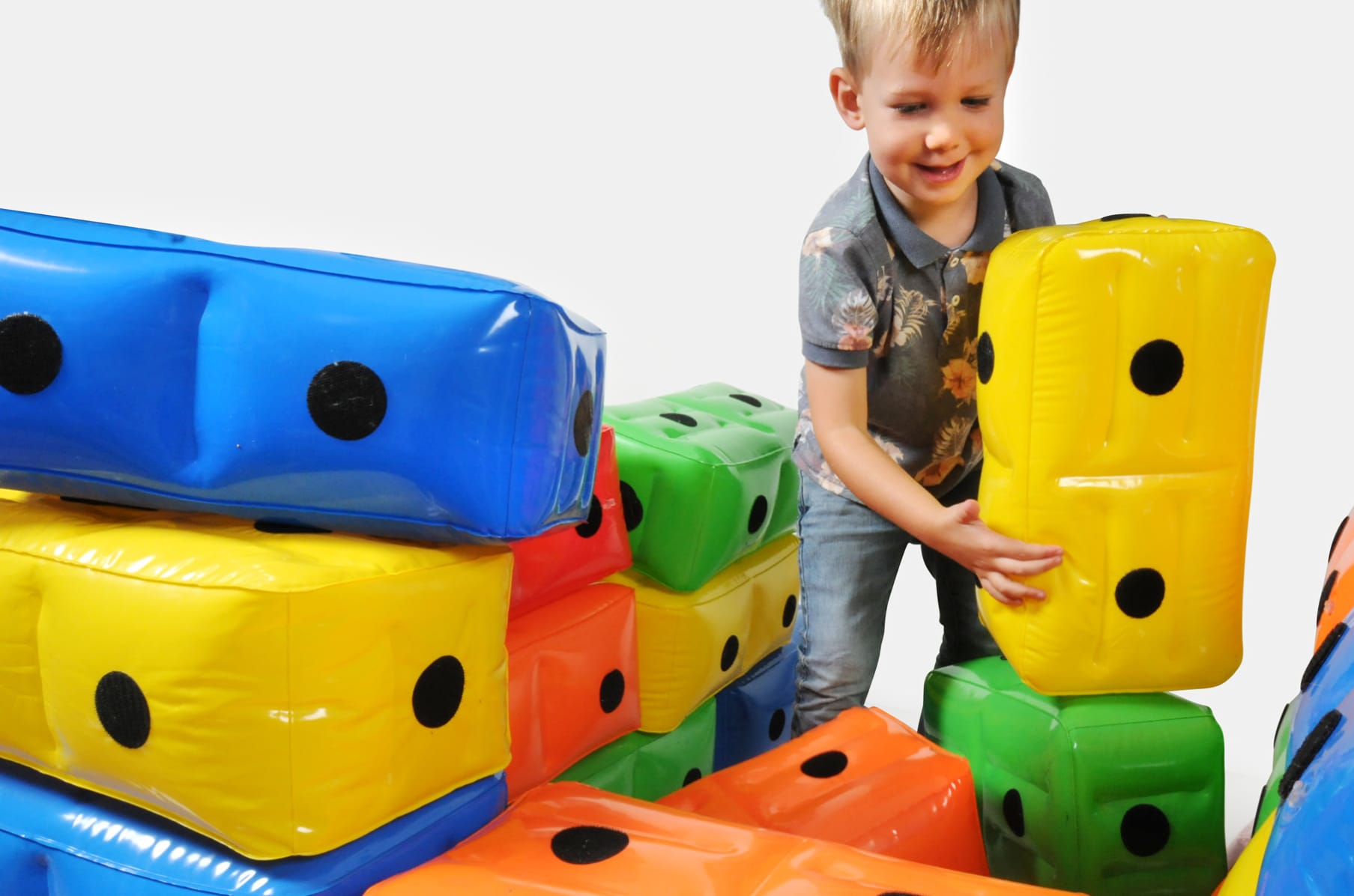 Inflatable shop building blocks