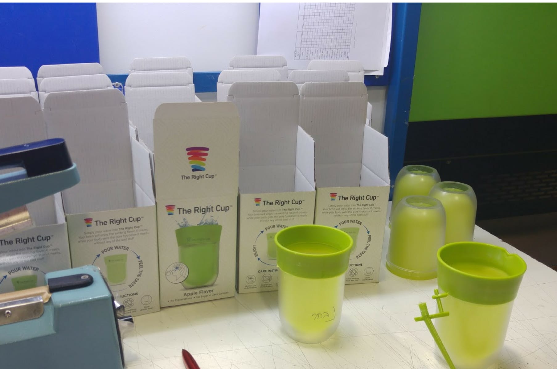 The Right Cup Trick Your Brain Drink More Water Indiegogo