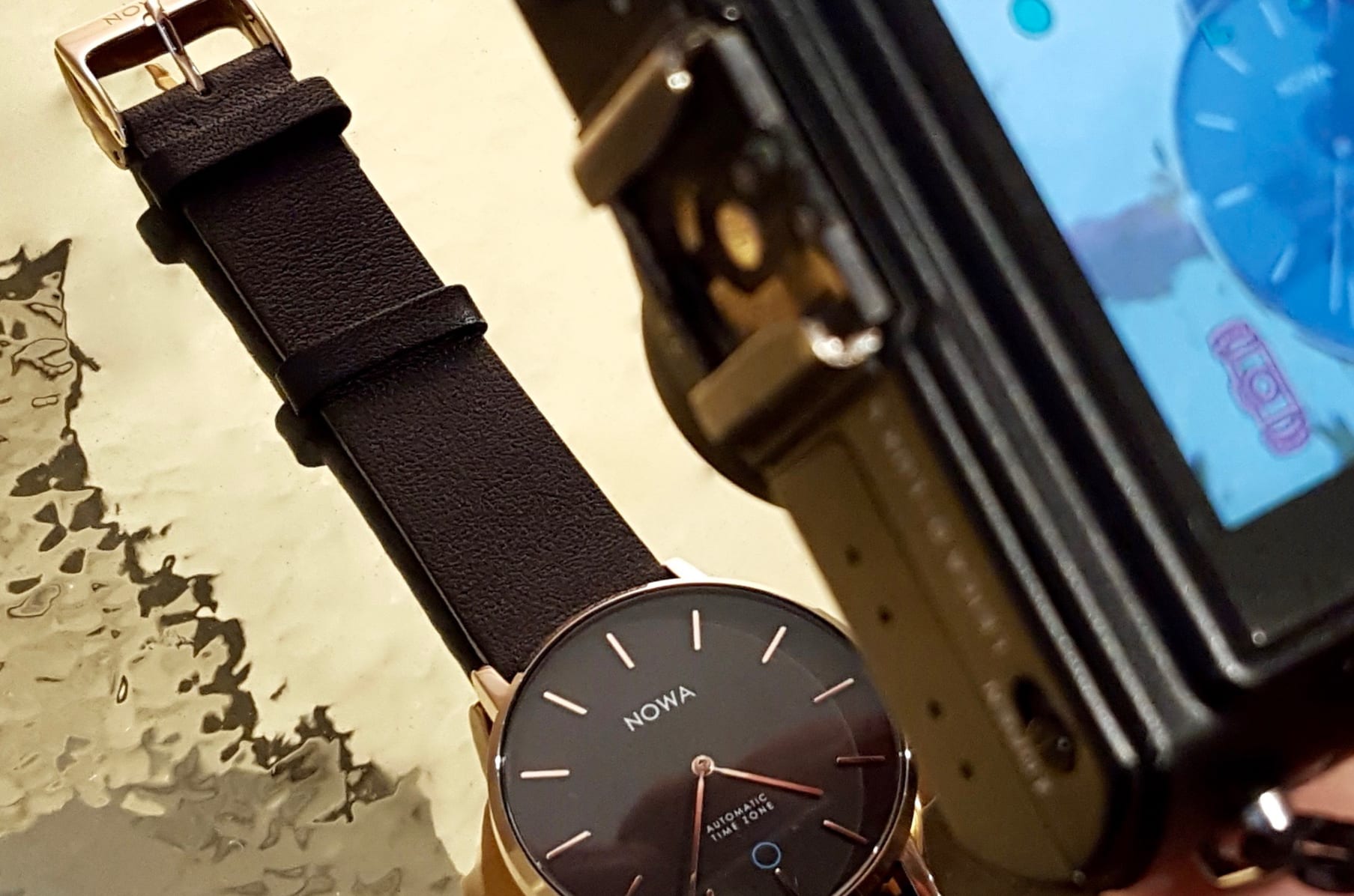 Thinnest hybrid watch best sale