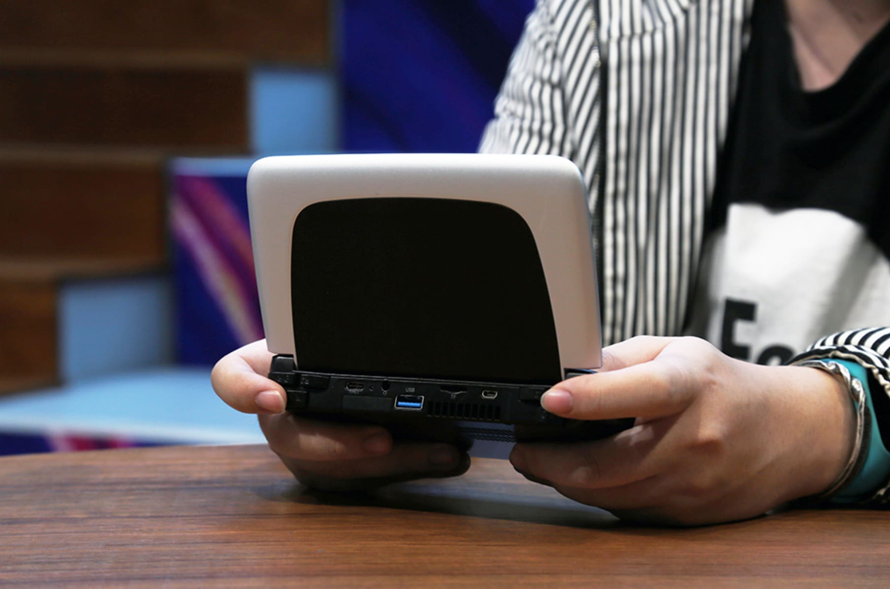 GPD WIN 2: Handheld Game Console for AAA Games | Indiegogo