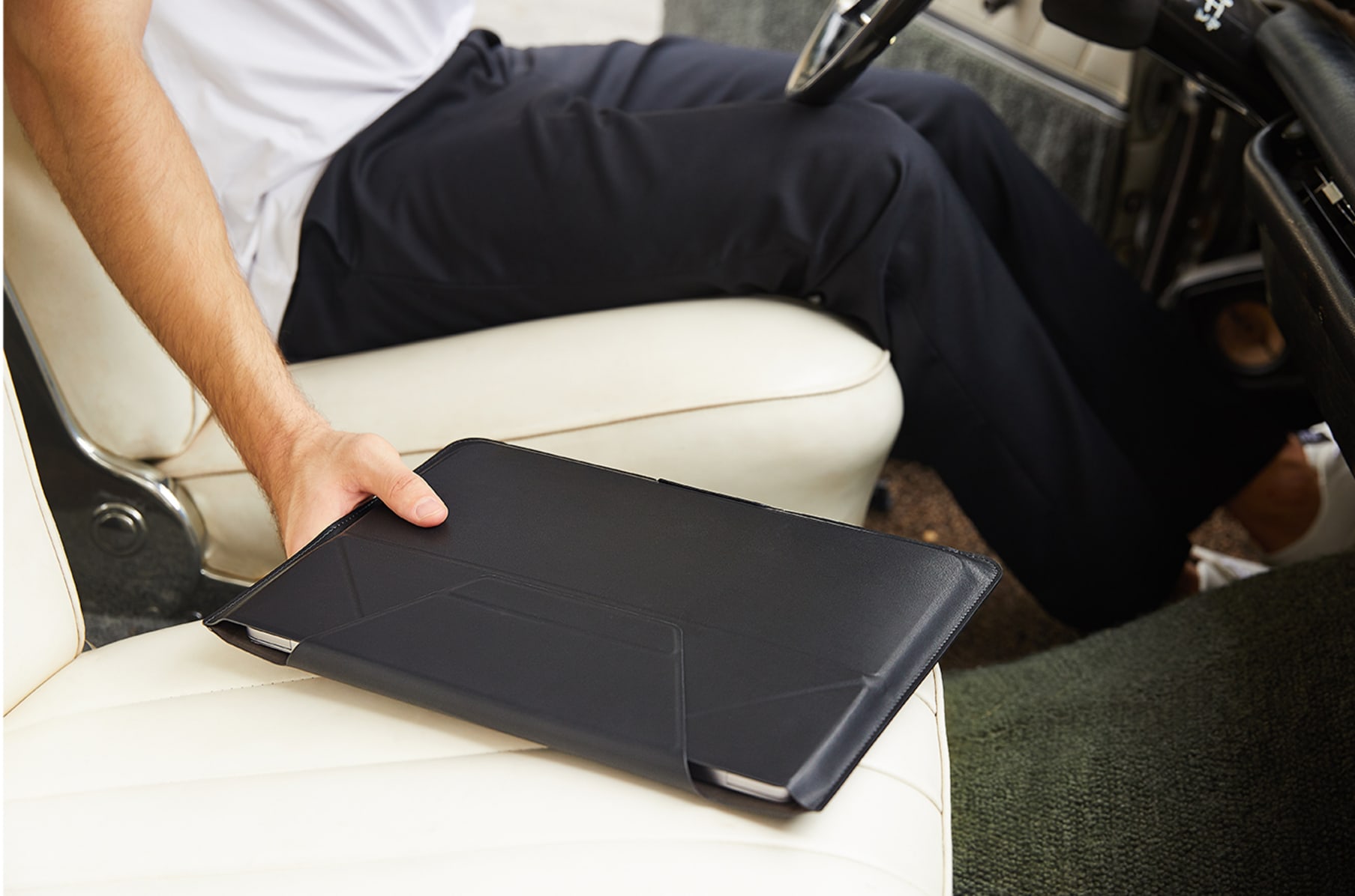 MOFT Invisible Laptop Stand Unique Comfortable Seamlessly Integrated with Laptop 