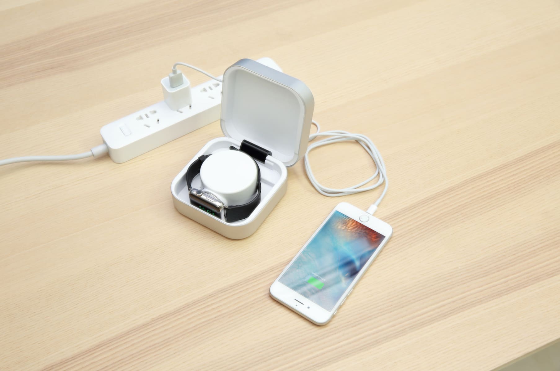 Зарядка для iphone watch. Power Bank для Эппл вотч. Зарядка для Эппл вотч 6. Apple IWATCH 7 зарядка. Блок для зарядки Эппл вотч 7.