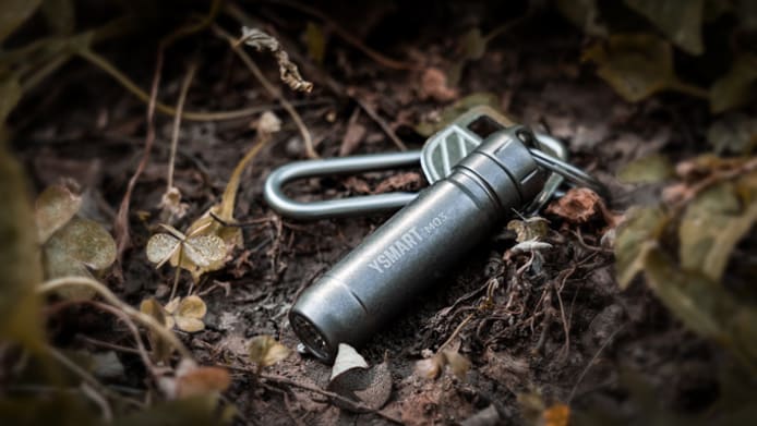 Magnetic Quick-Release EDC Flashlight titanium