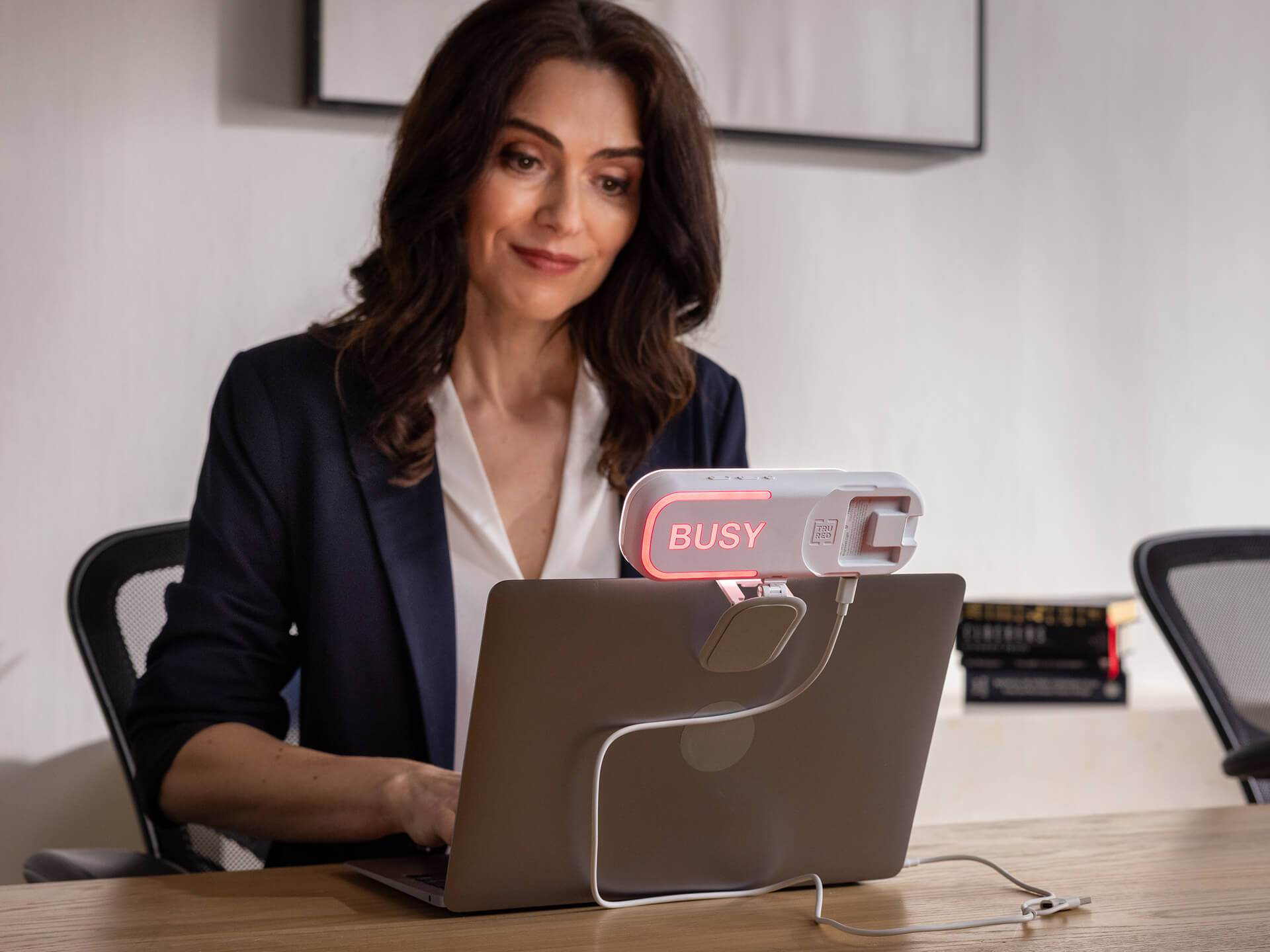 Stay on task in Meeting, Focus, and Busy modes. Join a virtual meeting in your best light. Shift into a focused headspace for uninterrupted productivity—all by seamlessly changing light modes.