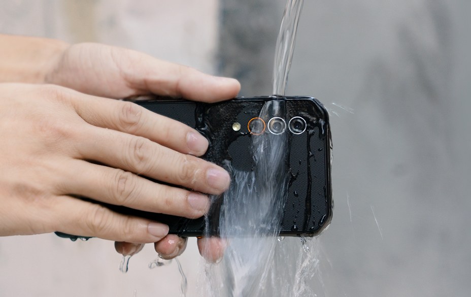 BL6000 Pro 5G是IP68，IP69K和MIL-STD-810G认证的坚固型电话。 它提供了卓越的坚固保护水平，在这种情况下，这是普通设备无法比拟的。